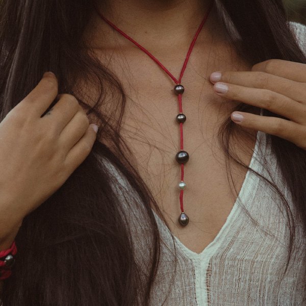coprah-cabana-bijoux-perles-de-paradis-collier-pihaena-iti-rouge-zoom